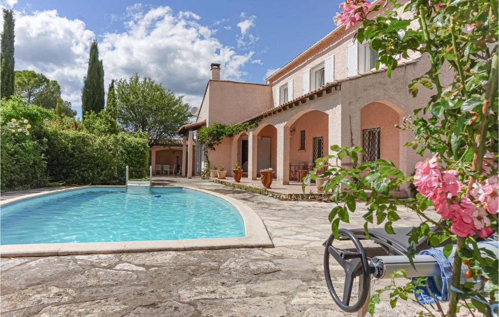 Maison de vacances Awesome home in Les Matelles with 4 Bedrooms, WiFi and Outdoor swimming pool , 34270 Les Matelles