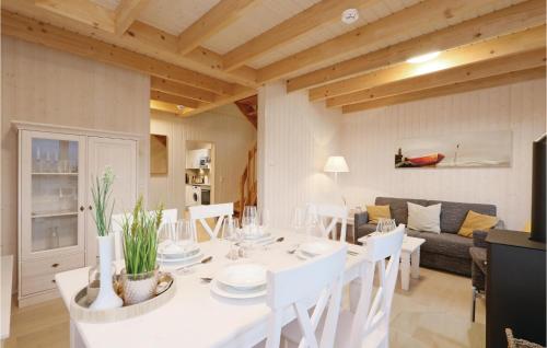 Maison de vacances Awesome home in OstseeResort Olpenitz with 2 Bedrooms, Sauna and WiFi  Olpenitz