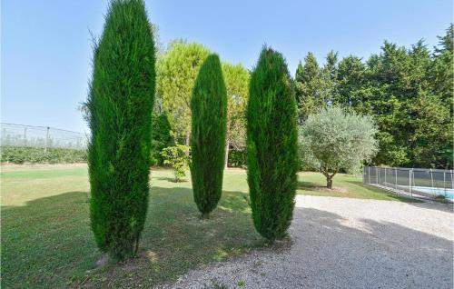 Awesome home in Pernes les Fontaines with 3 Bedrooms, WiFi and Outdoor swimming pool Pernes-les-Fontaines france