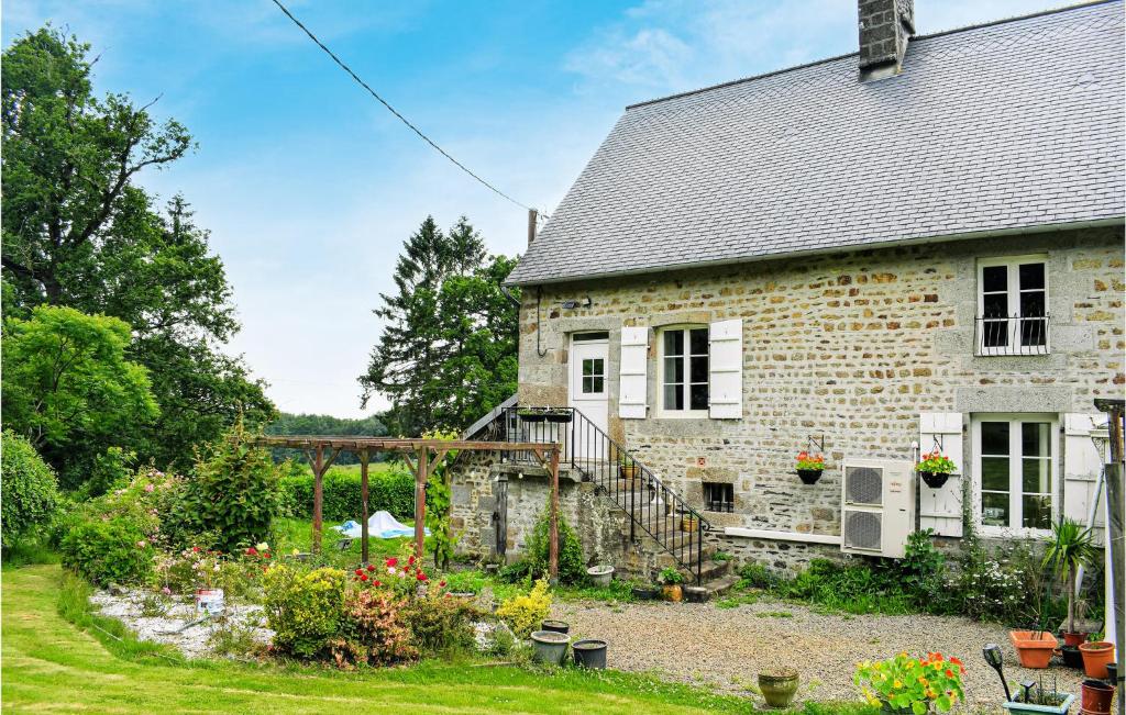 Maison de vacances Awesome home in Saint-Sever-Calvados with 1 Bedrooms and WiFi , 14380 Saint-Sever-Calvados