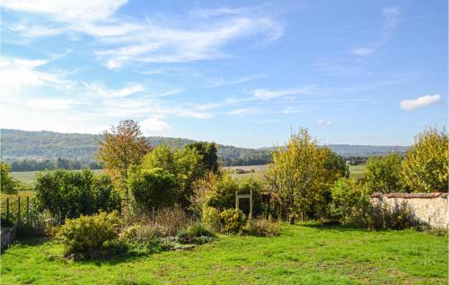 Awesome home in Saulchery with Outdoor swimming pool, 5 Bedrooms and WiFi Saulchery france