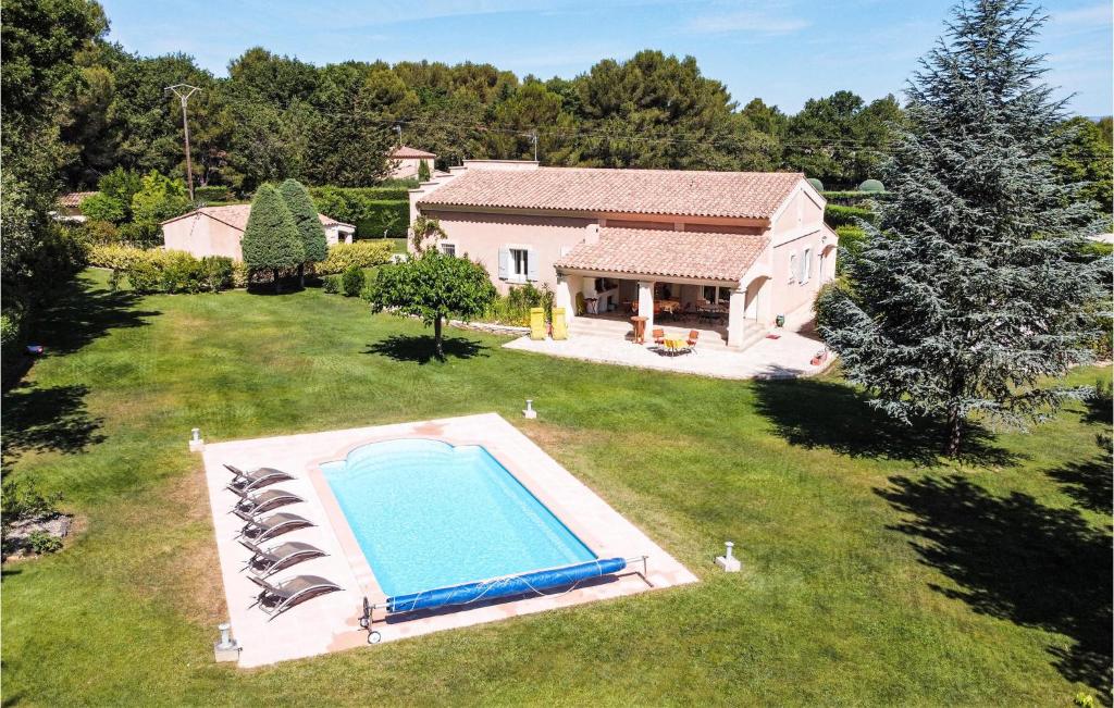 Maison de vacances Awesome home in St, Cannat with WiFi, Private swimming pool and Outdoor swimming pool , 13760 Saint-Cannat
