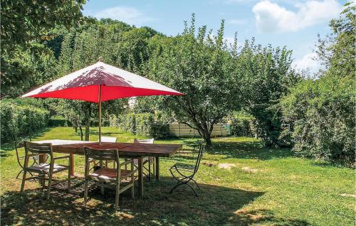 Awesome home in Terrasson-Lavilledieu with 5 Bedrooms, WiFi and Outdoor swimming pool Terrasson france