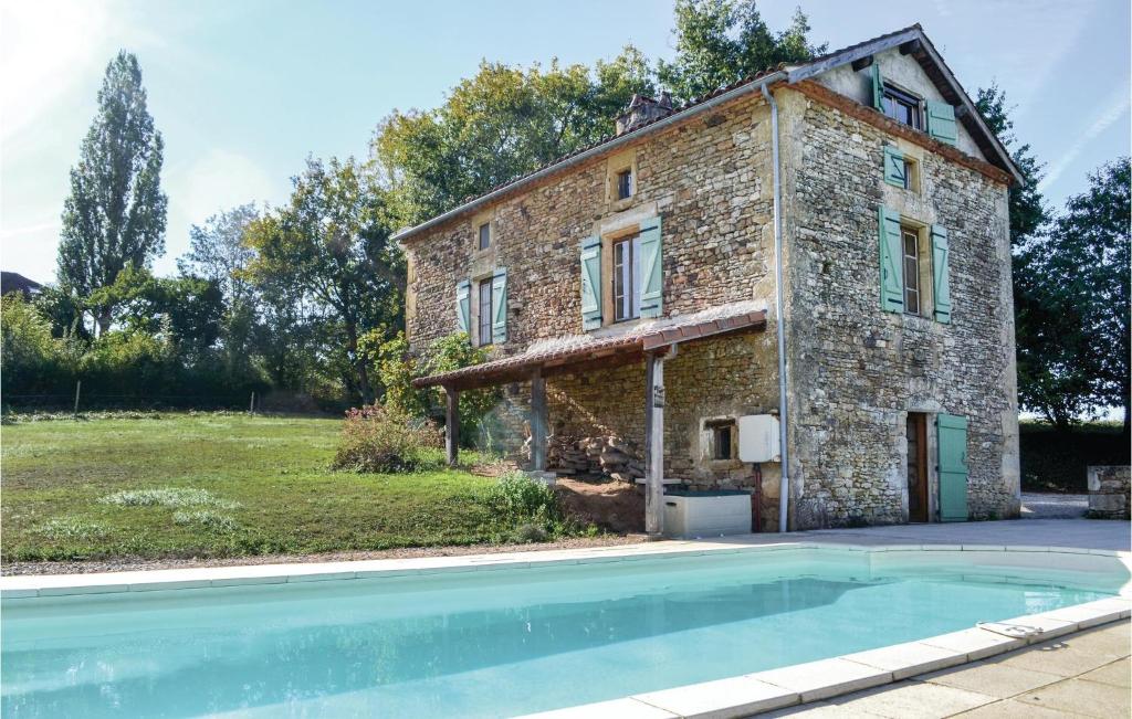 Maison de vacances Awesome home in Villefranche-du-Perigo with 3 Bedrooms, Private swimming pool and Outdoor swimming pool , 24550 Loubejac