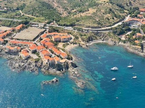 Appartement AZUR-Les pieds dans l'eau-Vue sur Mer et Clocher de Collioure en toile de fond - WIFI - PARKING 5 Carrer de las Daines Collioure