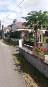 B&B / Chambre d'hôtes A La Chataigneraie 10 rue principale 37530 Mosnes Région Centre