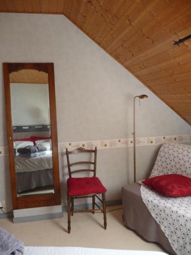 À la MAISON JAUNE