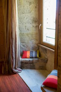 B&B / Chambre d'hôtes Abbaye de St Gilbert 6 rue de l'abbaye 03110 St Didier-la-Forêt Auvergne