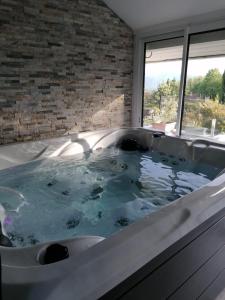 B&B / Chambre d'hôtes Adorelys week end massage et spa 16 Chemin de la Piaule 38500 Saint-Cassien Rhône-Alpes