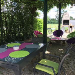 B&B / Chambre d'hôtes Agathe et Titi 6 route de Beaune Reullée 21200 Marigny-lès-Reullée Bourgogne