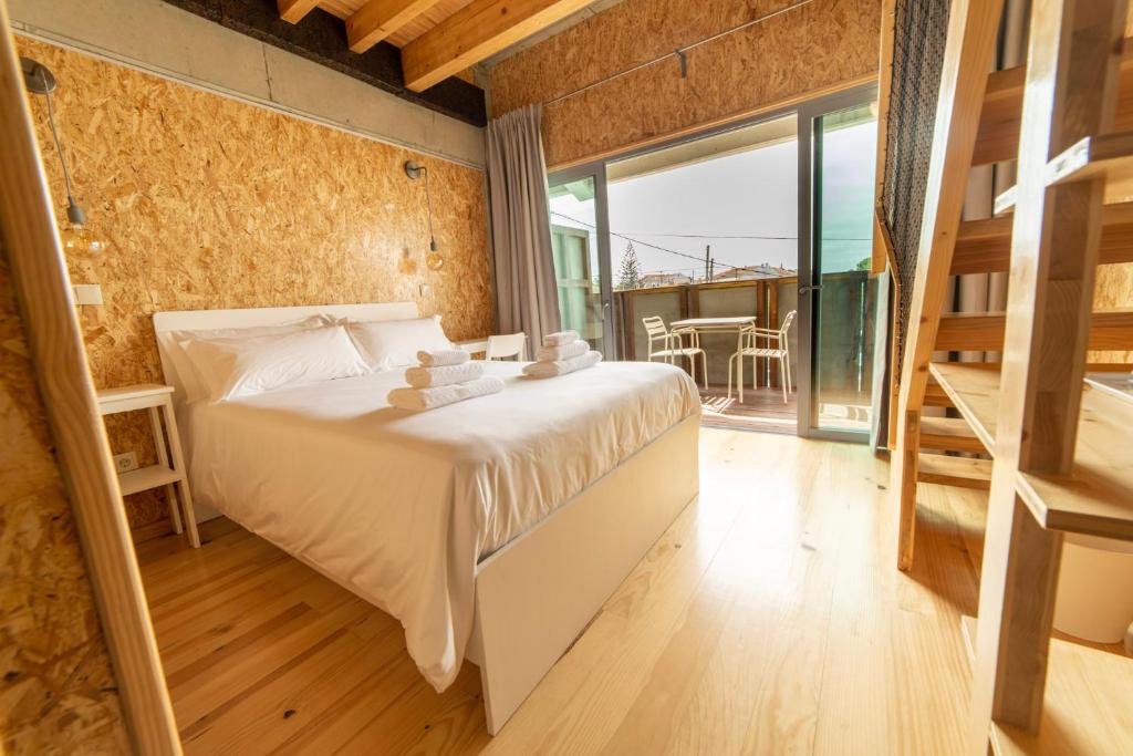 B&B / Chambre d'hôtes Albergaria da Tomásia Rua dos curvais nº1 Aldeia do Meco 2970-071 Aldeia do Meco