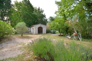 B&B / Chambre d'hôtes Ancien Mas Du Moulin Ancien Mas du Moulin, Mas du moulin, 350 chemin de la Cebe 13810 Eygalières Provence-Alpes-Côte d\'Azur