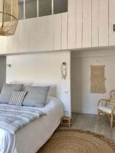 B&B / Chambre d'hôtes Antichambre 11 rue bigot 30900 Nîmes Languedoc-Roussillon