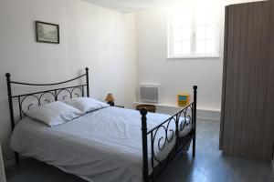 B&B / Chambre d'hôtes Appartement 3éme étage, 1 chambre 12 Espace de Ventabren 76200 Dieppe Normandie