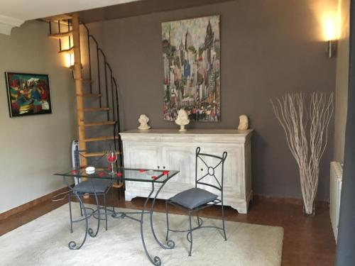 Appartement Janas , Haut de villa 90m2
