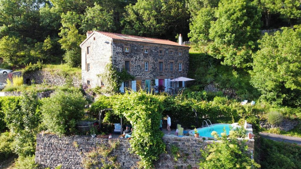 B&B / Chambre d'hôtes Art et Création Le Bourg 43300 Saint-Bérain