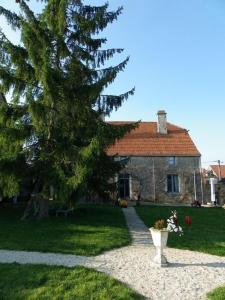 B&B / Chambre d'hôtes Au Bonheur De Ce Monde 1 rue Château Gaillard 21520 Boudreville Bourgogne