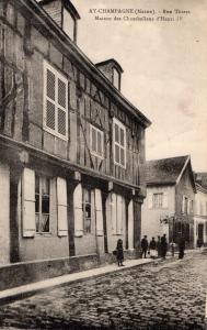 AU CHAMBELLAN