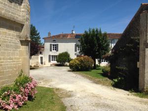 B&B / Chambre d'hôtes Au Chiron 4 Rue Principale Le Chiron 17510 Néré -1