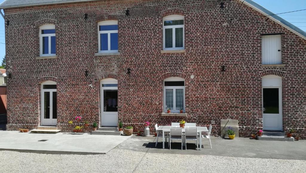 AU COEUR DE L'ENCLAVE 18 Grand'Rue, 59400 Moeuvres