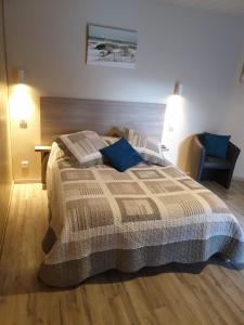B&B / Chambre d'hôtes Au petit bonheur 7,rue de la nitriere 01430 Saint-Martin-du-Frêne Rhône-Alpes