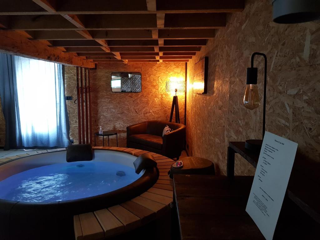 B&B / Chambre d'hôtes Au Soleil Vert - Chambre de charme avec spa et sauna privés 4 rue du Docteur TALLEU 59470 Zeggers-Cappel