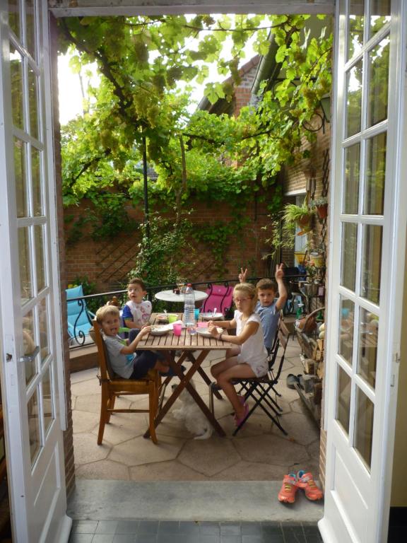 B&B / Chambre d'hôtes au vieux cèdre 132 bis rue de Roubaix 59420 Mouvaux