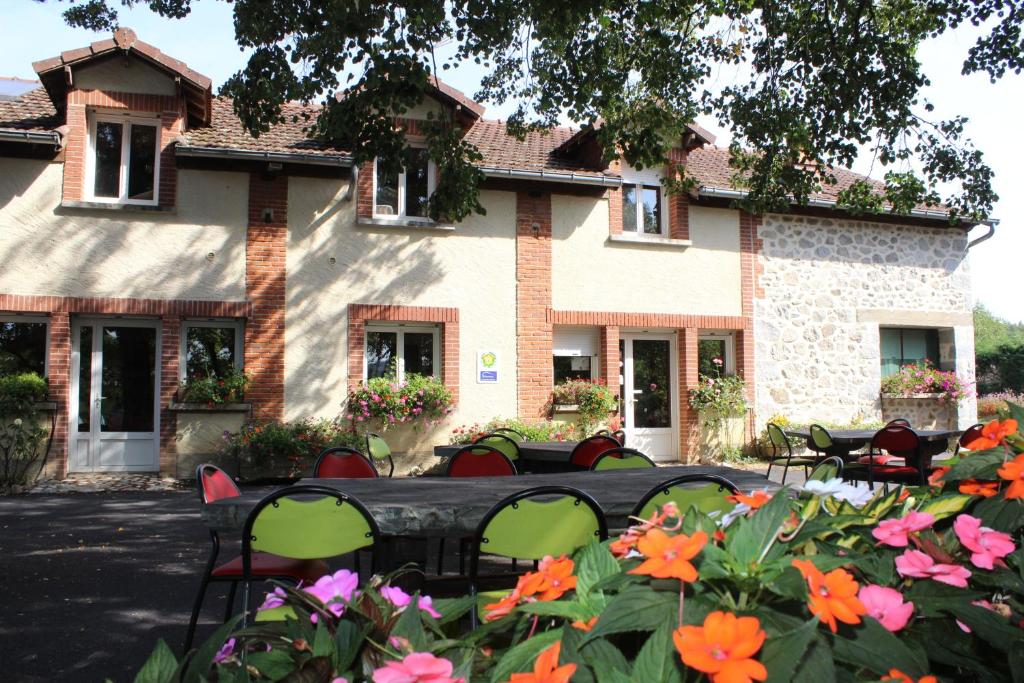 B&B / Chambre d'hôtes Auberge de la Normandie Lieu-dit La Normandie 15120 Junhac