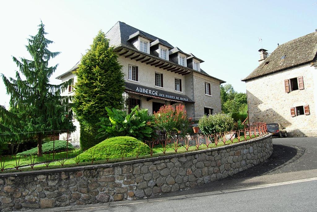 B&B / Chambre d'hôtes Auberge des Ruines de Merle Le Bourg 19220 Saint-Cirgues-la-Loutre