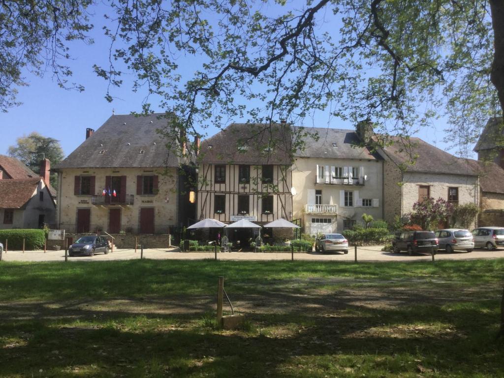 Auberge Henri IV 10 Avenue du Chateau, 19230 Ségur-le-Château