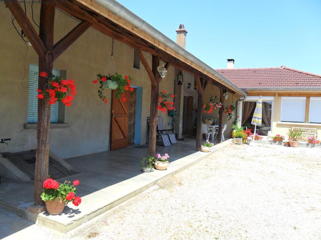 B&B / Chambre d'hôtes Aux Cadollines 1024 route des cadolles 71470 Romenay