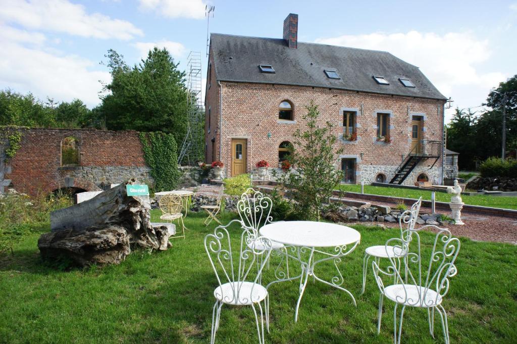 B&B / Chambre d'hôtes Aux Logis de la Solre 3 Rue Robert Gilbert 59680 Ferrière-la-Petite