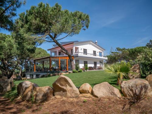 Azen Cool House