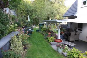 B&B / Chambre d'hôtes B&B Arlesbrunnen Arlesbrunnenstraße  265 91349 Egloffstein Bavière