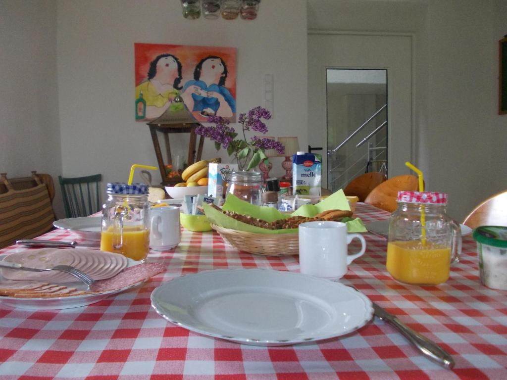 B&B Den lange Heiman Desserather Straße, 54570 Meisburg