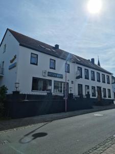 B&B / Chambre d'hôtes B&B Gasthaus Pension Üdersdorf 6 Dauner Straße 54552 Üdersdorf Rhénanie-Palatinat