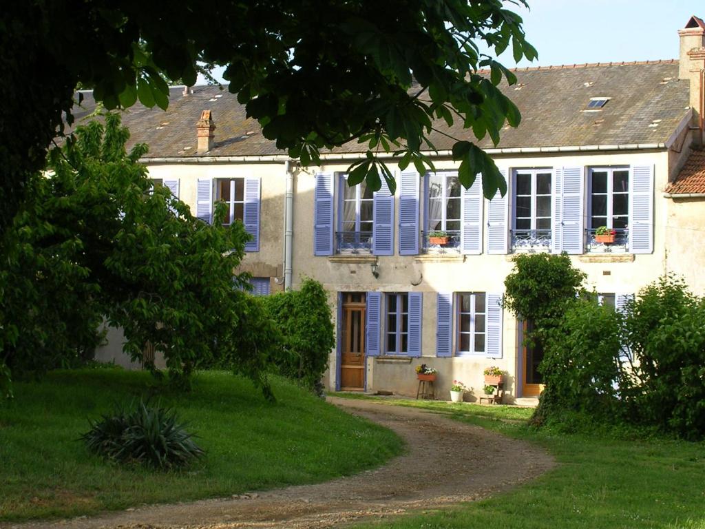 B&B / Chambre d'hôtes B&B Girolles les Forges 8 rue Bouchardat 89200 Girolles