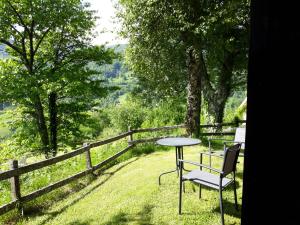 B&B / Chambre d'hôtes B&B Las Trinquades Col des Caougnous 09320 Boussenac Midi-Pyrénées