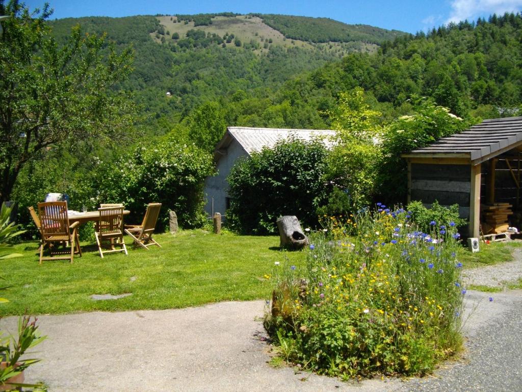 B&B / Chambre d'hôtes B&B Las Trinquades Col des Caougnous 09320 Boussenac