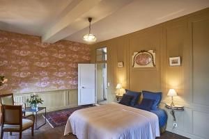 B&B / Chambre d'hôtes B&B Le Plessix - Manoir le Plessix Madeuc Manoir Le Plessix-Madeuc 11, Hameau du Plessix Madeuc 22130 Corseul Bretagne
