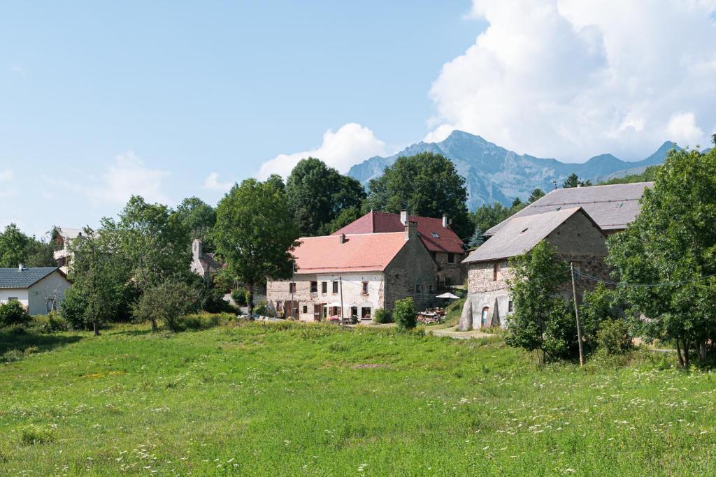 B&B / Chambre d'hôtes B&B MaisonNel nr. 532 Route du Villard Trottier 05500 Saint-Bonnet-en-Champsaur