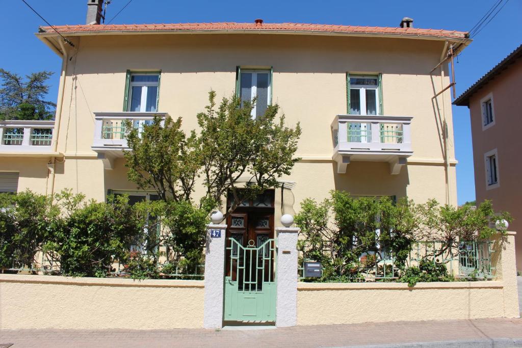 B&B Villa Regina 47 avenue Victor Hugo, 84110 Vaison-la-Romaine