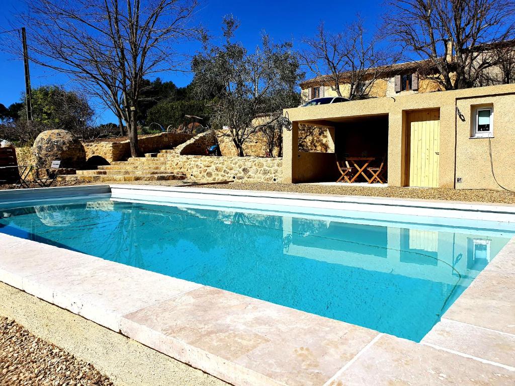 Bastide Bellugue Maison d'hôtes réseau Bienvenue à La Ferme à 3 minutes de Lourmarin Route de cadenet 1249 chemin de bellugue, 84160 Cadenet