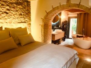 Bastide Sainte Trinide