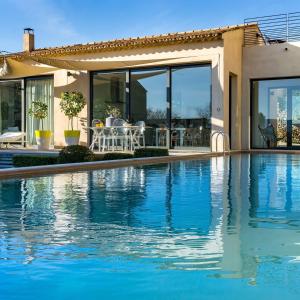 B&B / Chambre d'hôtes BB 12 LUBERON chambres d'hôtes contemporaines 12 Rue de la Lauze 84220 Cabrières-dʼAvignon Provence-Alpes-Côte d\'Azur