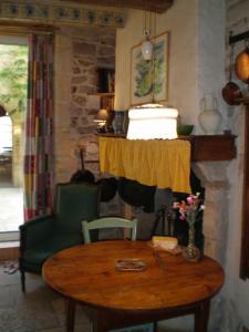 B&B / Chambre d'hôtes Bed and Art 48 Grand Rue 30420 Calvisson Languedoc-Roussillon