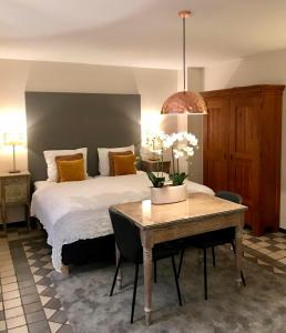 B&B / Chambre d'hôtes Bed & Breakfast Haus unter den Linden Chamaverstrasse 1 46446 Emmerich Rhénanie du Nord - Westphalie