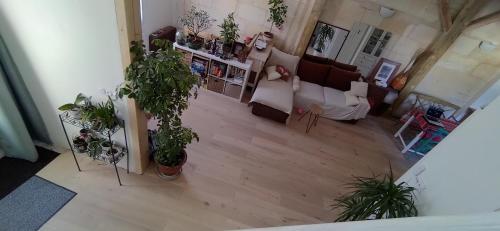 belle chambre sur terrasse à 3 min de la gare