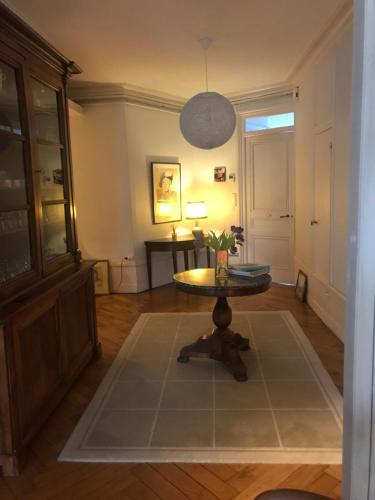 Berges du Rhône/ Chambre avec balcon