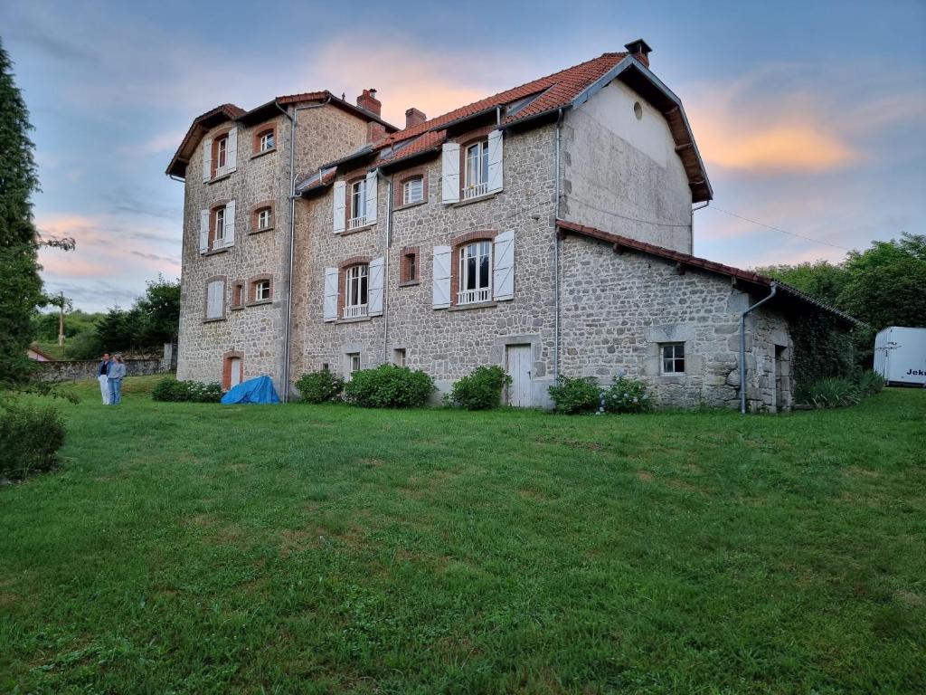 B&B / Chambre d'hôtes Bon Chez Nous Beauvais 23400 Saint-Amand-Jartoudeix